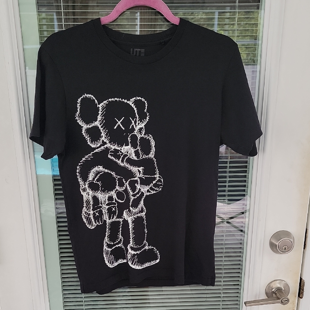 Kaws X Uniqlo Clean Slate Black Graphic T-Shirt Limited Collab Sz S